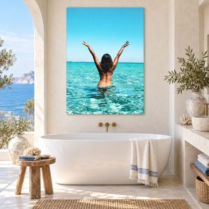 Tableau Femme Joyeuse & Mer Turquoise